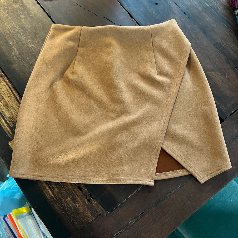 Sadie & Sage Faux Suede mini skirt - Size S